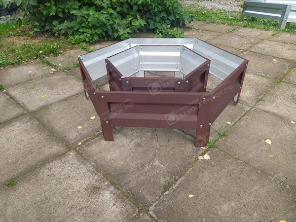 2-korichnevaya.jpg Клумба шестигранная с полимерным покрытием (2 яруса) — изображение 1